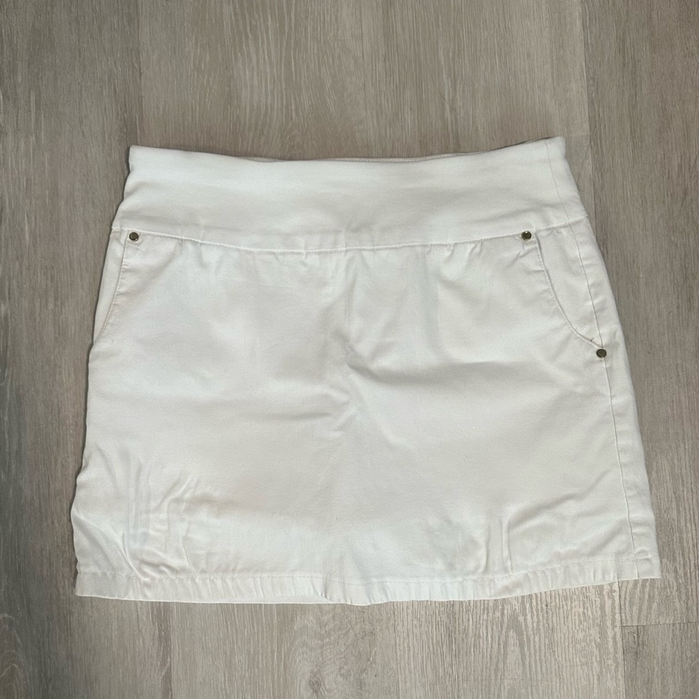 White Attyre Skirt - Skort